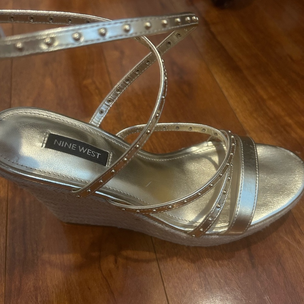 nine west gold wedges